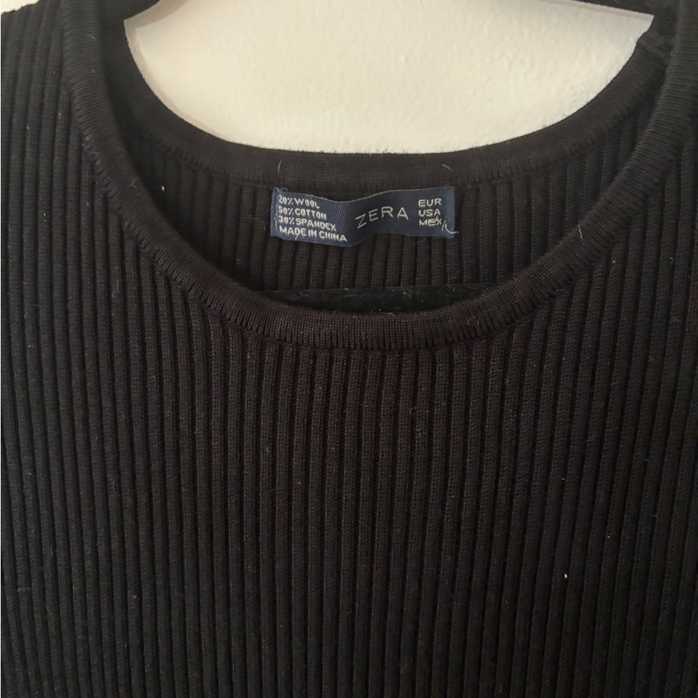 Black fitted long sleeve short sweater dress - Picture 2 of 3